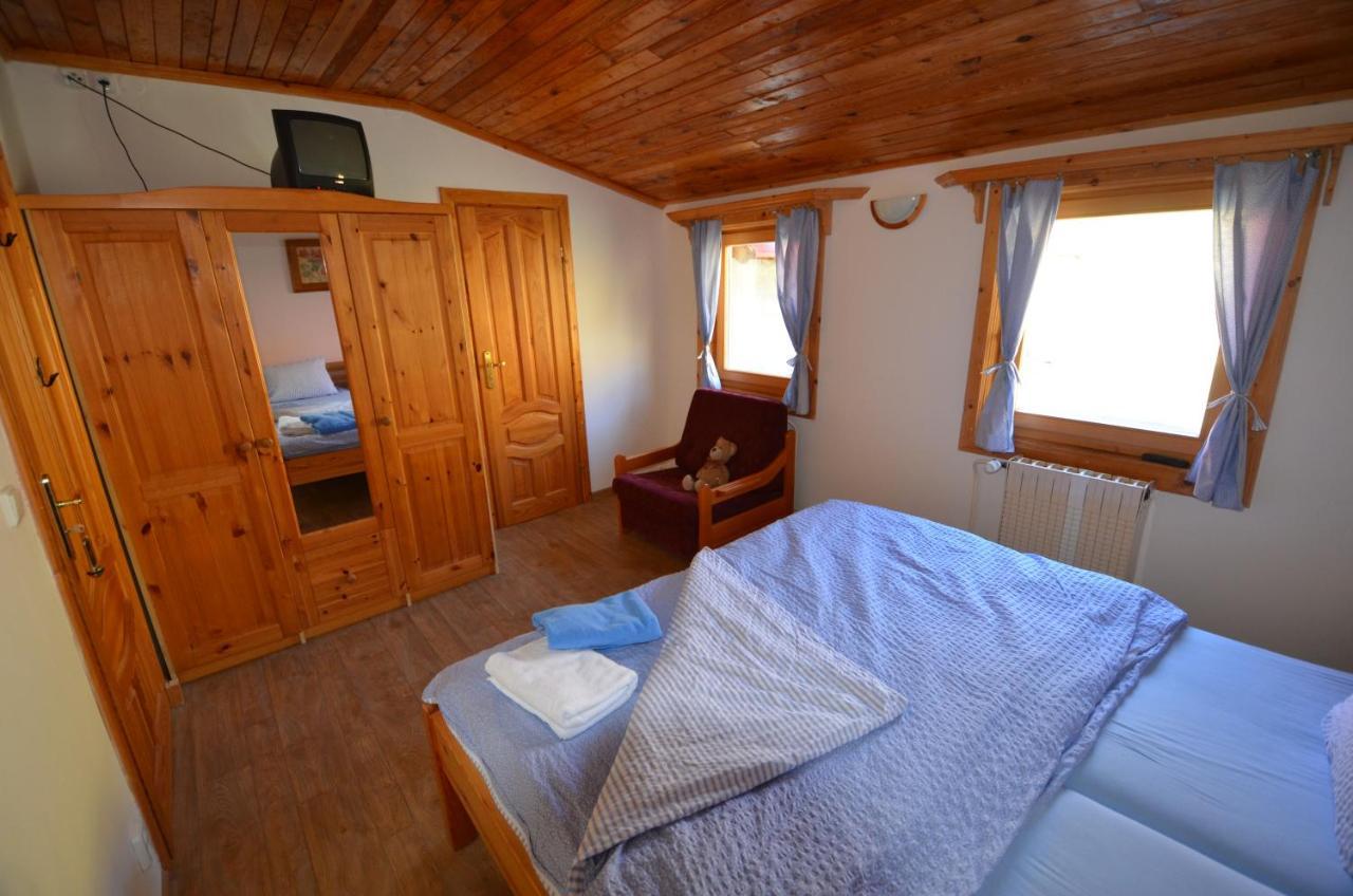 Penzion Lion Pec pod Snezkou Exterior photo