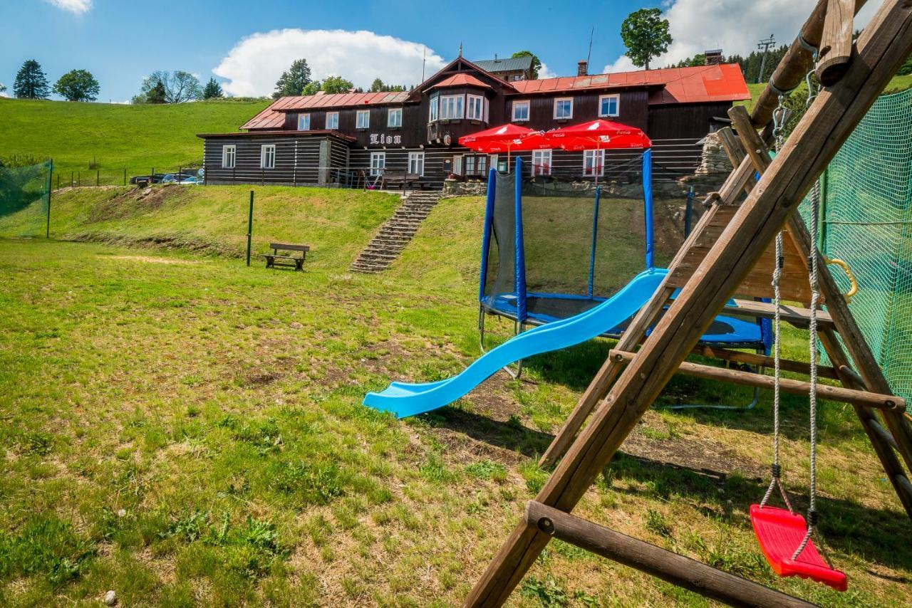 Penzion Lion Pec pod Snezkou Exterior photo